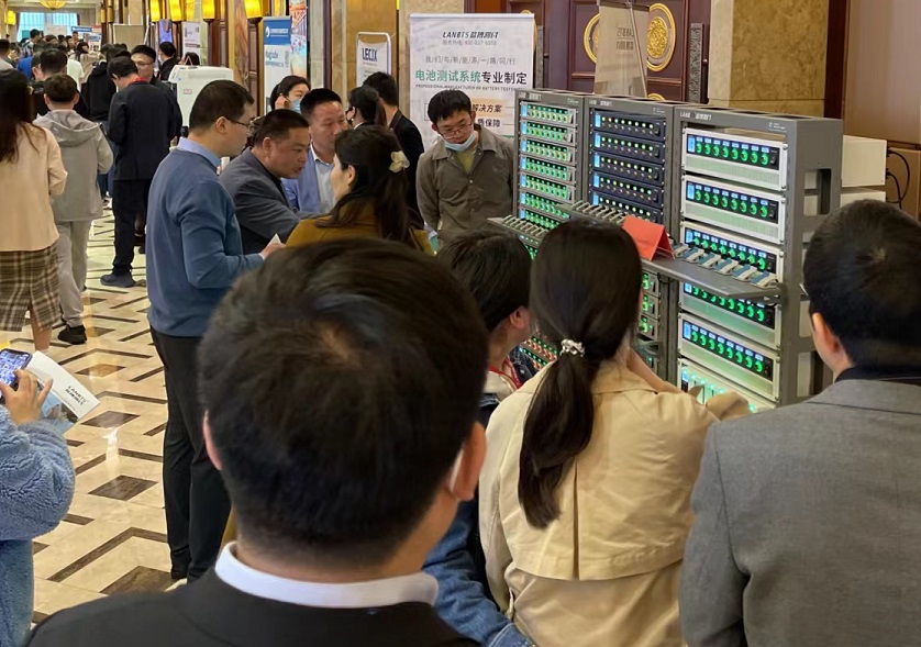 藍博總經(jīng)理答用戶疑問.jpg 藍博總經(jīng)理答用戶疑問.jpg